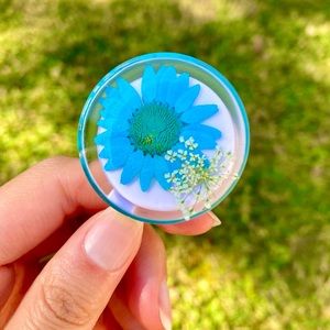 Real flower resin badge reels